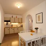 Christopher דירה אישגל